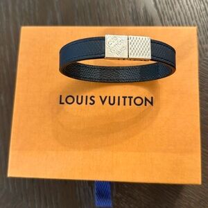 Men’s reversible LV bracelet